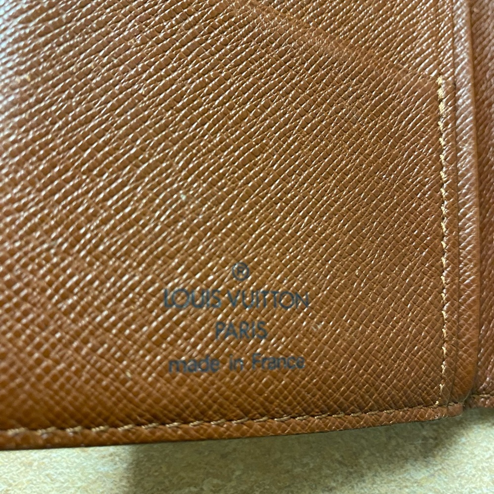 Louis Vuitton Monogram Wallet - Picture 4 of 5